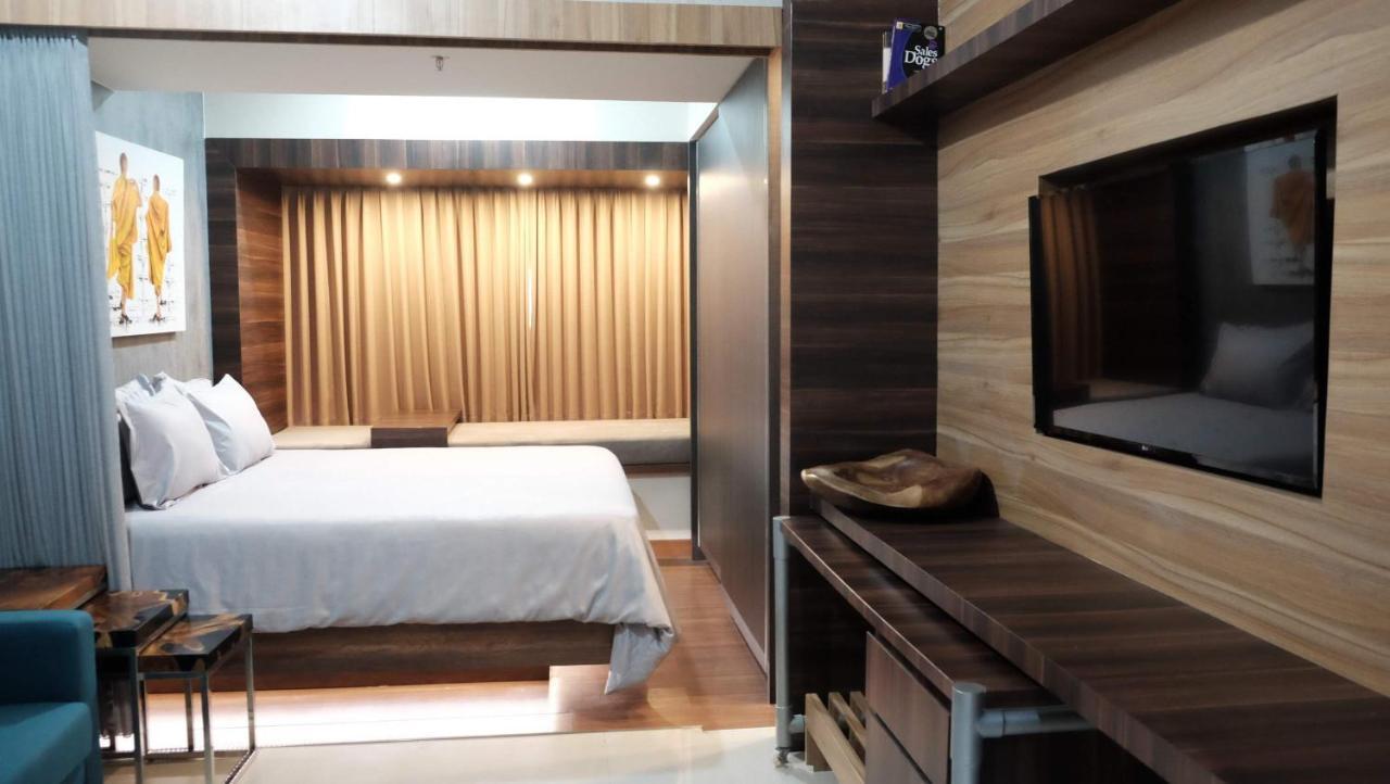 Lavenderbnb Room 2 At Uttara The Icon Apartment Yogyakarta Exterior foto